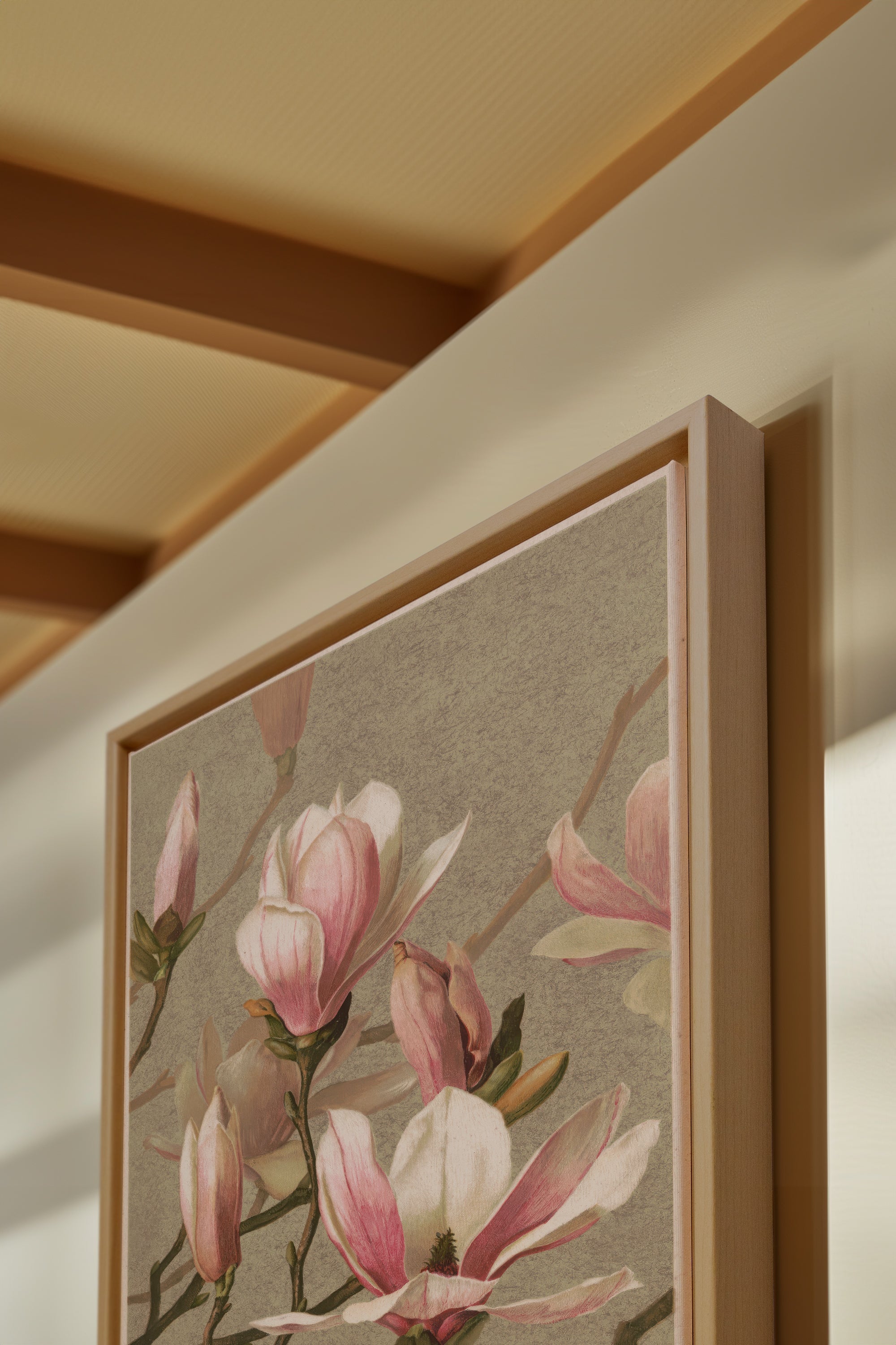 MAGNOLIA WHISPER, Oeuvre sur toile étirée, encadré Naturel Clair