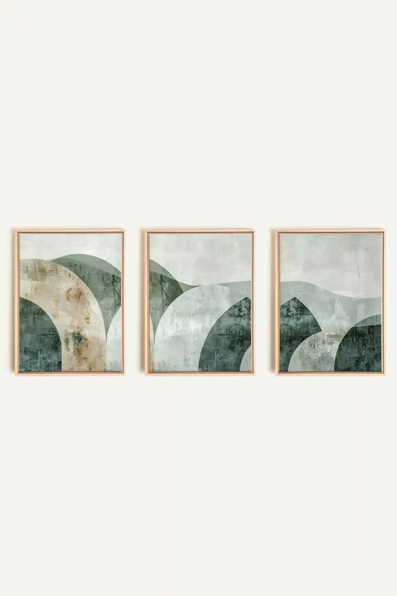 GREEN ELEGANCE TRIO, 3 Artworks on stretched canvas, framed Natural Light