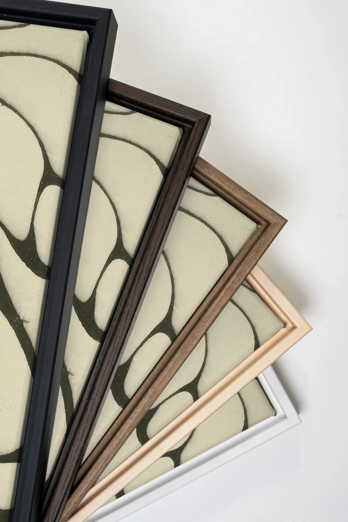 FORMES MINÉRALES, Oeuvre sur toile étirée, encadré Blanc
