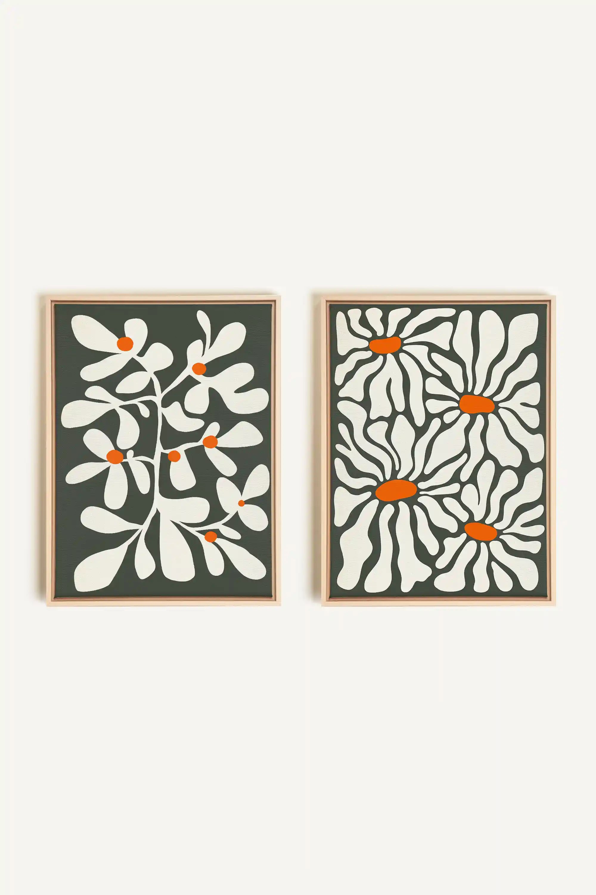 PÉTALES EN FUSION, 2 Artworks on stretched canvas, framed Natural Light