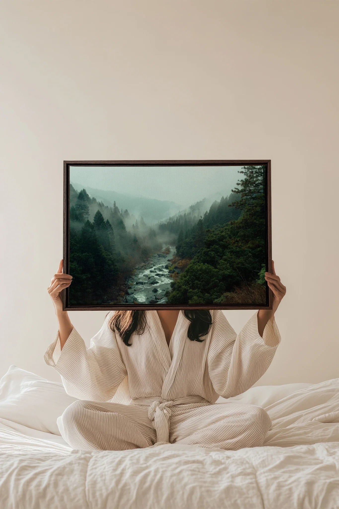 EMERALD VALLEY, Oeuvre sur toile étirée, encadré Brun Noyer