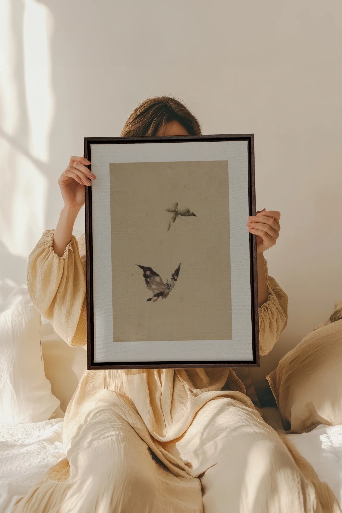 MISTY WINGS, Oeuvre sur toile étirée, encadré Brun Noyer