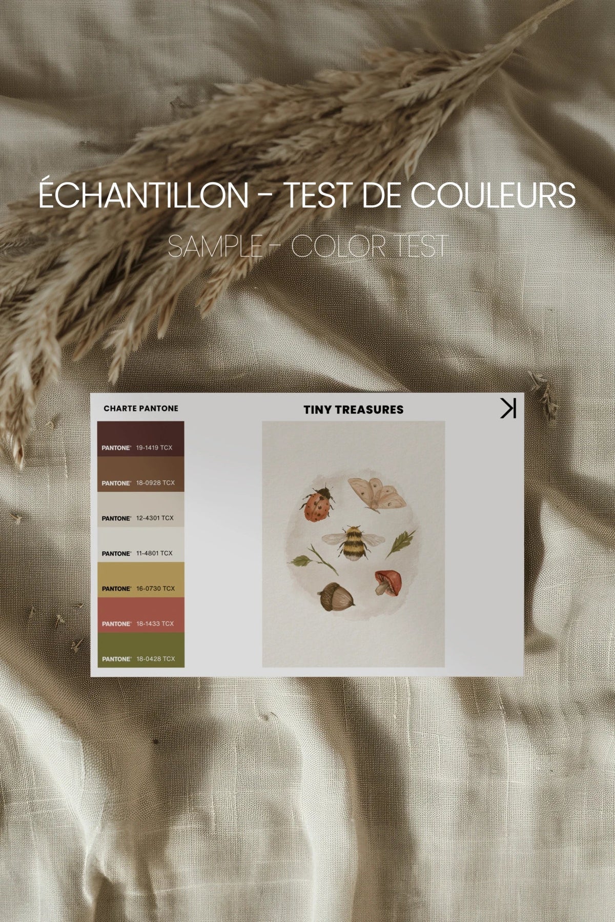 TINY TREASURES, Oeuvre sur toile rigide, encadré brun chêne