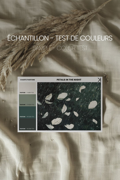 OLEKA CANVAS - PETALS IN THE NIGHT, Oeuvre sur toile étirée, encadré Brun Chêne