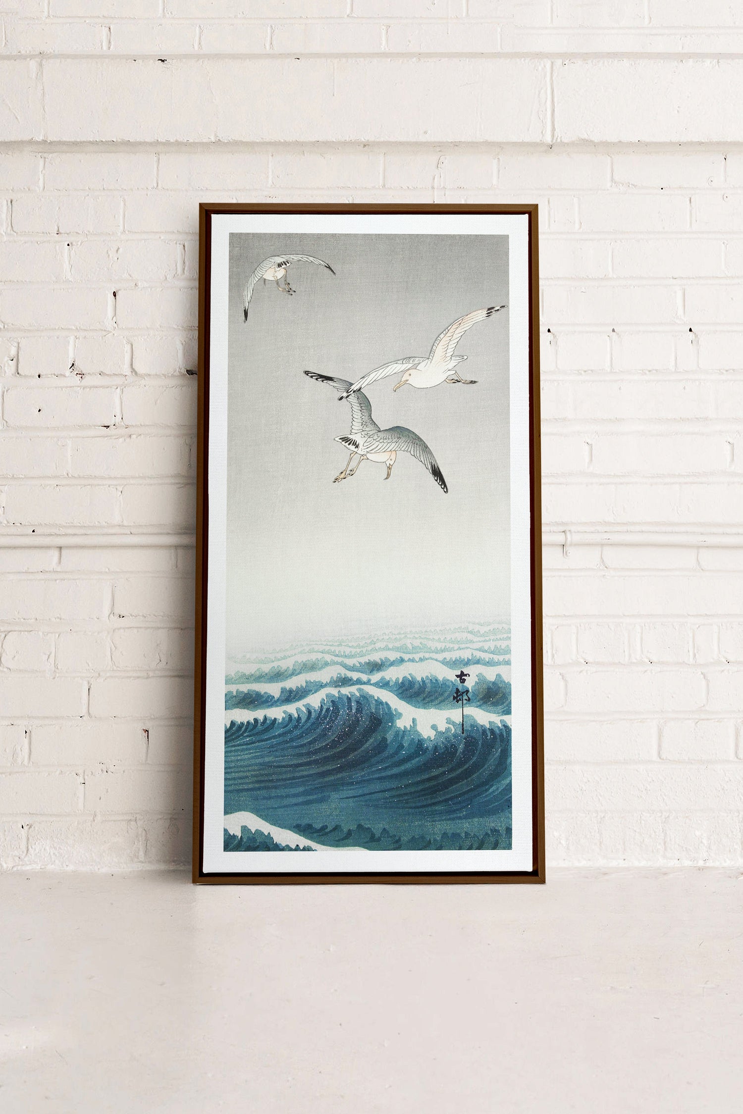 OLEKA CANVAS - THREE SEAGULLS, Oeuvre sur toile étirée, encadré Brun Noyer