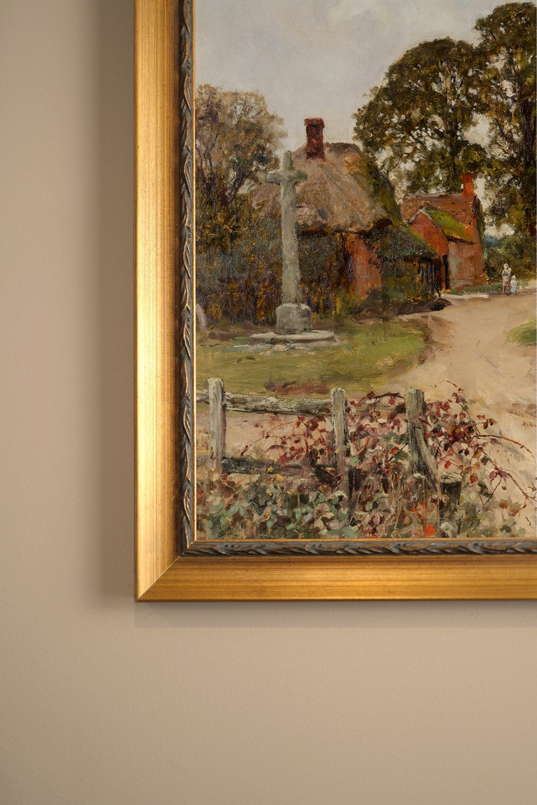 AU COEUR DU VILLAGE, Oeuvre sur toile rigide, encadré Vintage Or