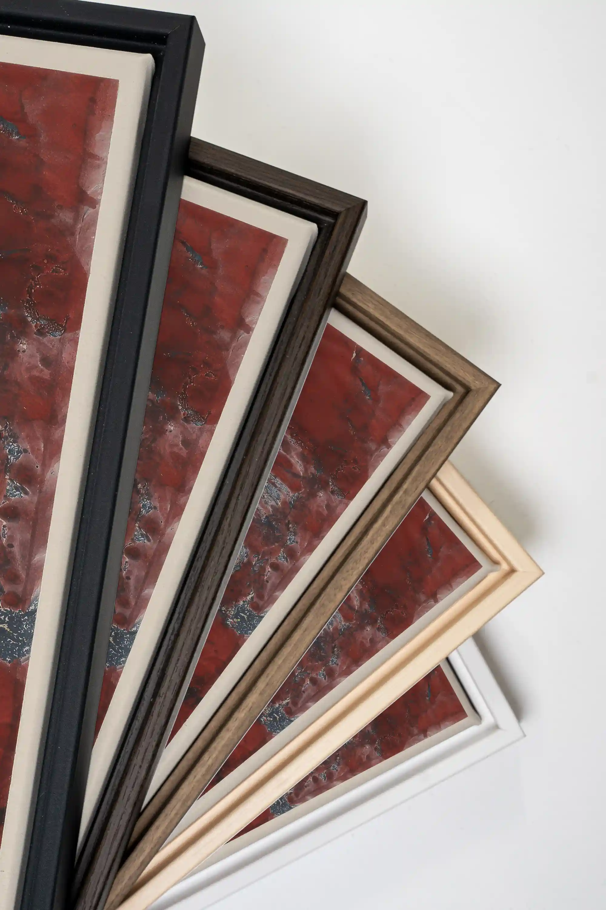 ROUGE POLAIRE, Oeuvre sur toile étirée, encadré Brun Noyer