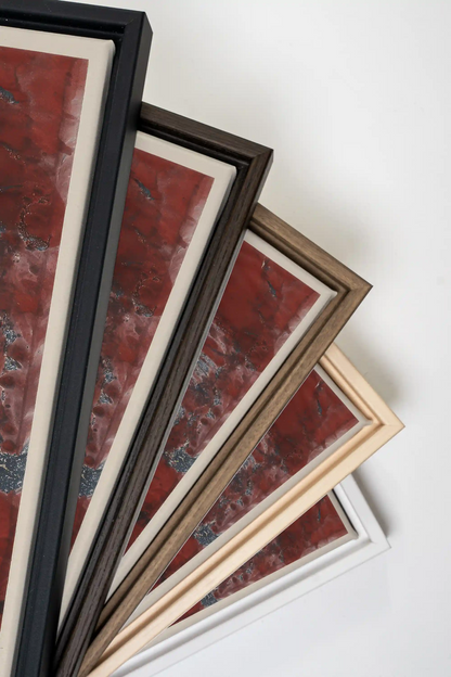 ROUGE POLAIRE, Oeuvre sur toile étirée, encadré Brun Noyer