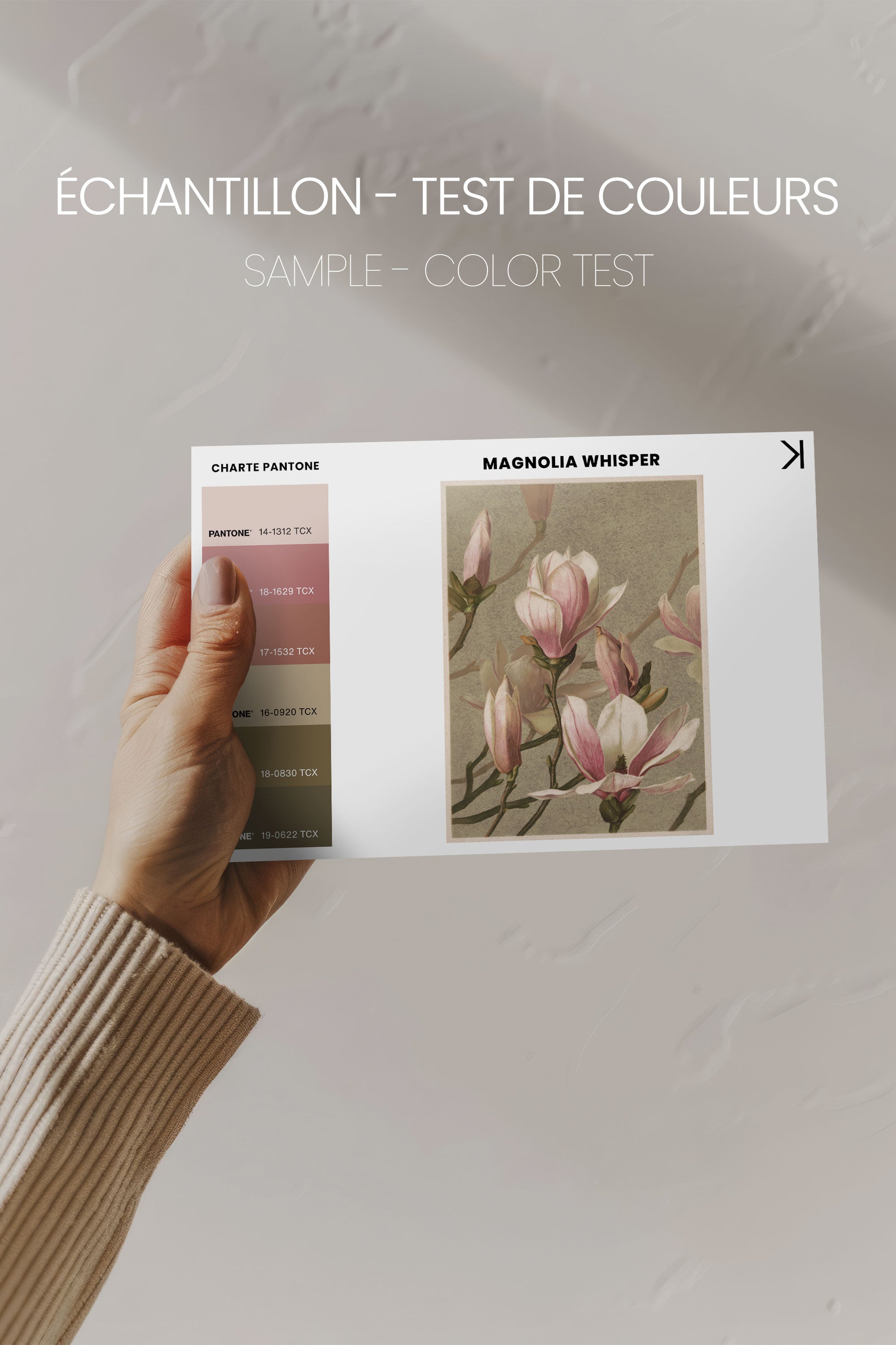 MAGNOLIA WHISPER, Oeuvre sur toile étirée, encadré Naturel Clair