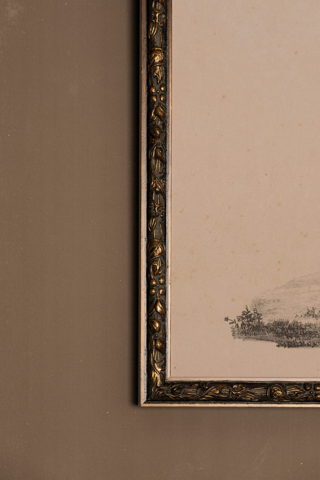 ESQUISSE DU PASSÉ, Artwork on rigid canvas, framed in Vintage Bronze