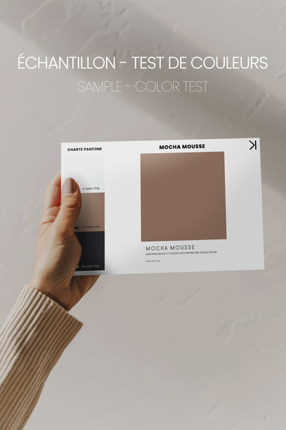 OLEKA CANVAS - MOCHA MOUSSE, Oeuvre sur toile étirée, encadré Noir