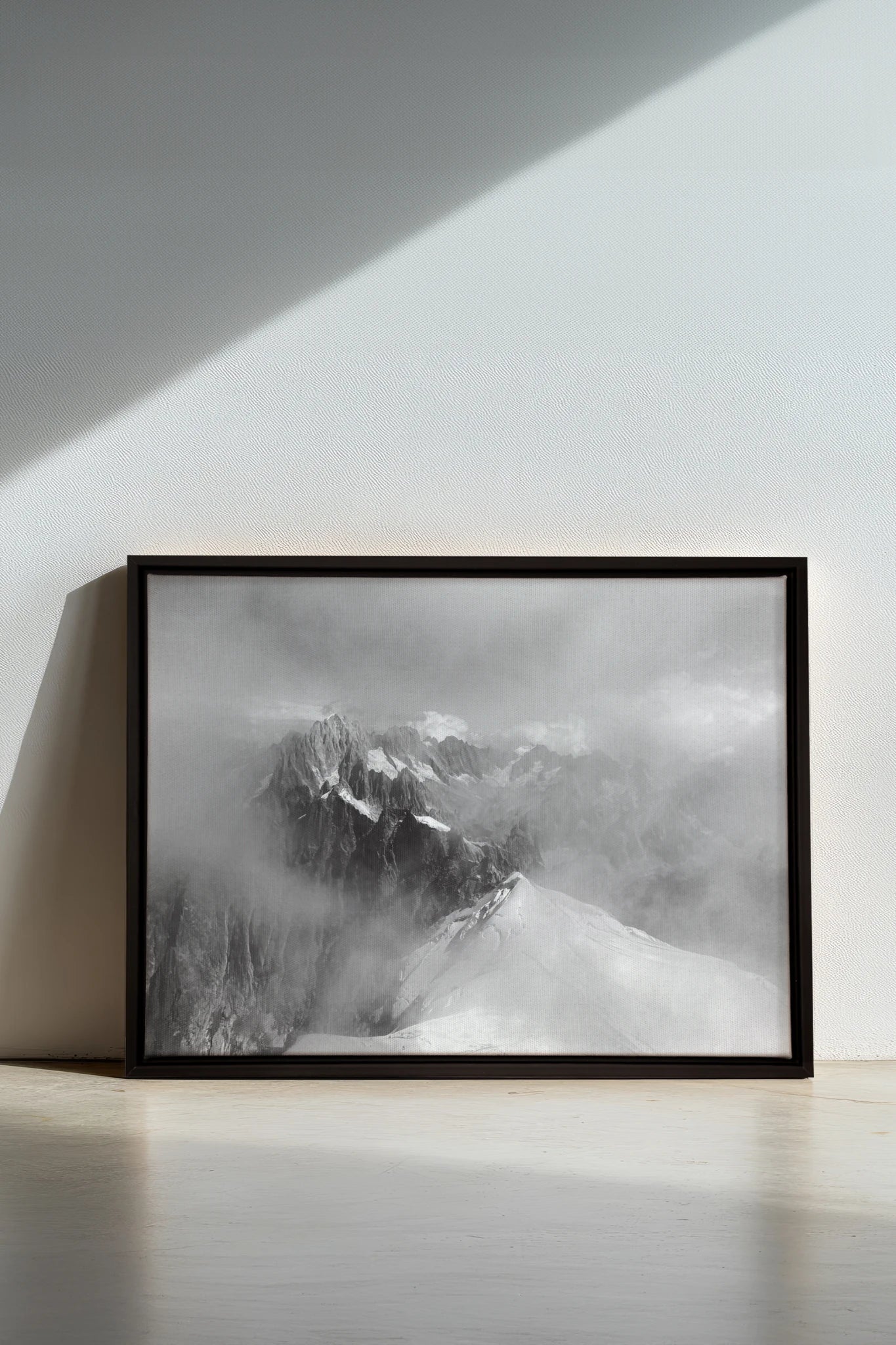 Eternal Peaks, Oeuvre sur toile étirée