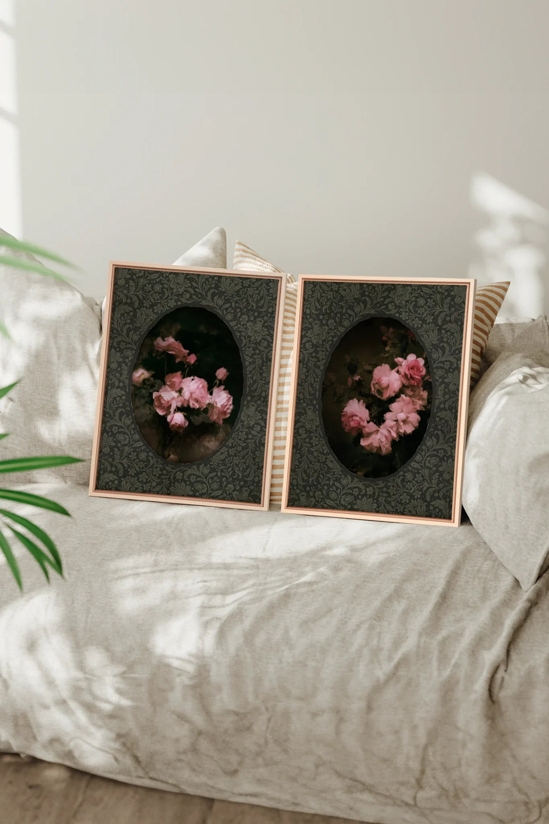 ROSES NOCTURNES DUO, 2 Oeuvres sur toile étirée, encadré Naturel Clair