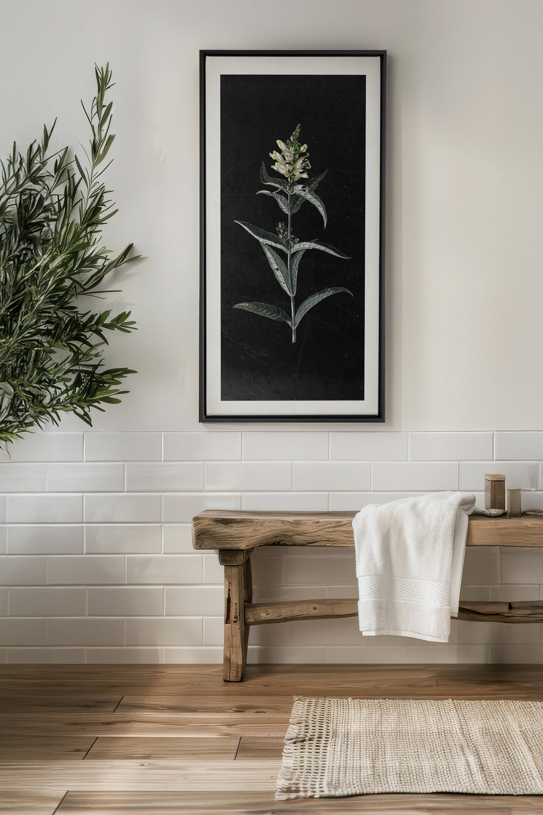 GUARDIAN BLOOM, Oeuvre sur toile étirée, encadré Noir