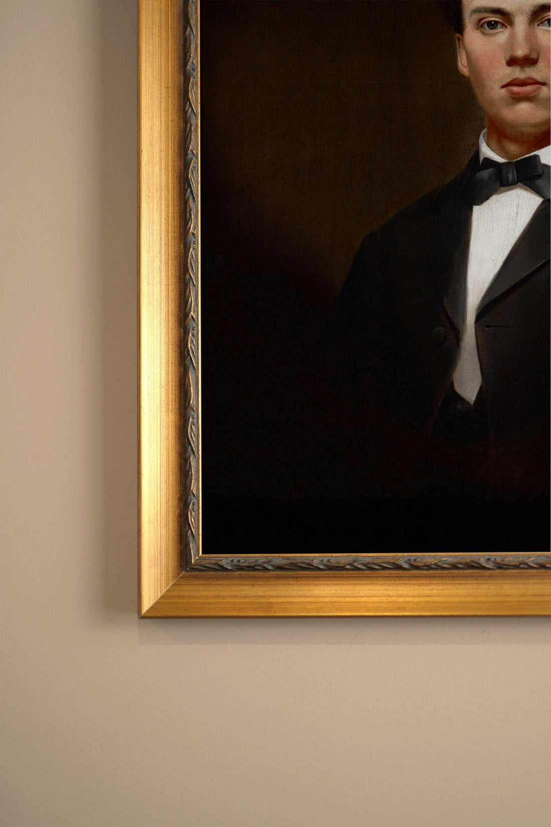 PORTRAIT DU PASSÉ, Artwork on rigid canvas, framed in Vintage Gold