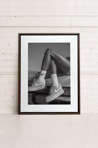 BLACK &amp; WHITE BLISS, Oeuvre sur toile étirée, encadré Brun Noyer