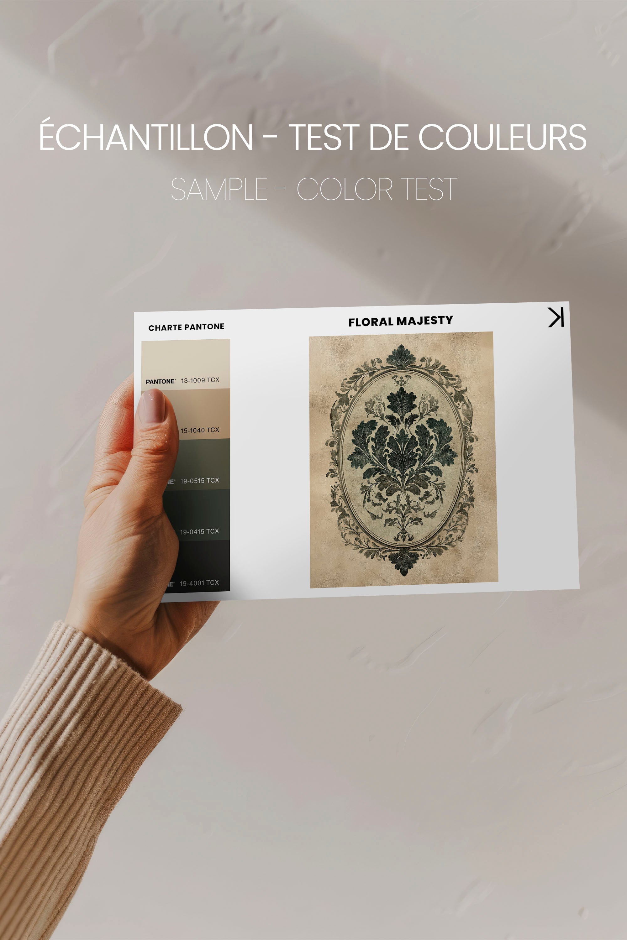 OLEKA CANVAS - FLORAL MAJESTY, Oeuvre sur toile étirée, encadré Blanc