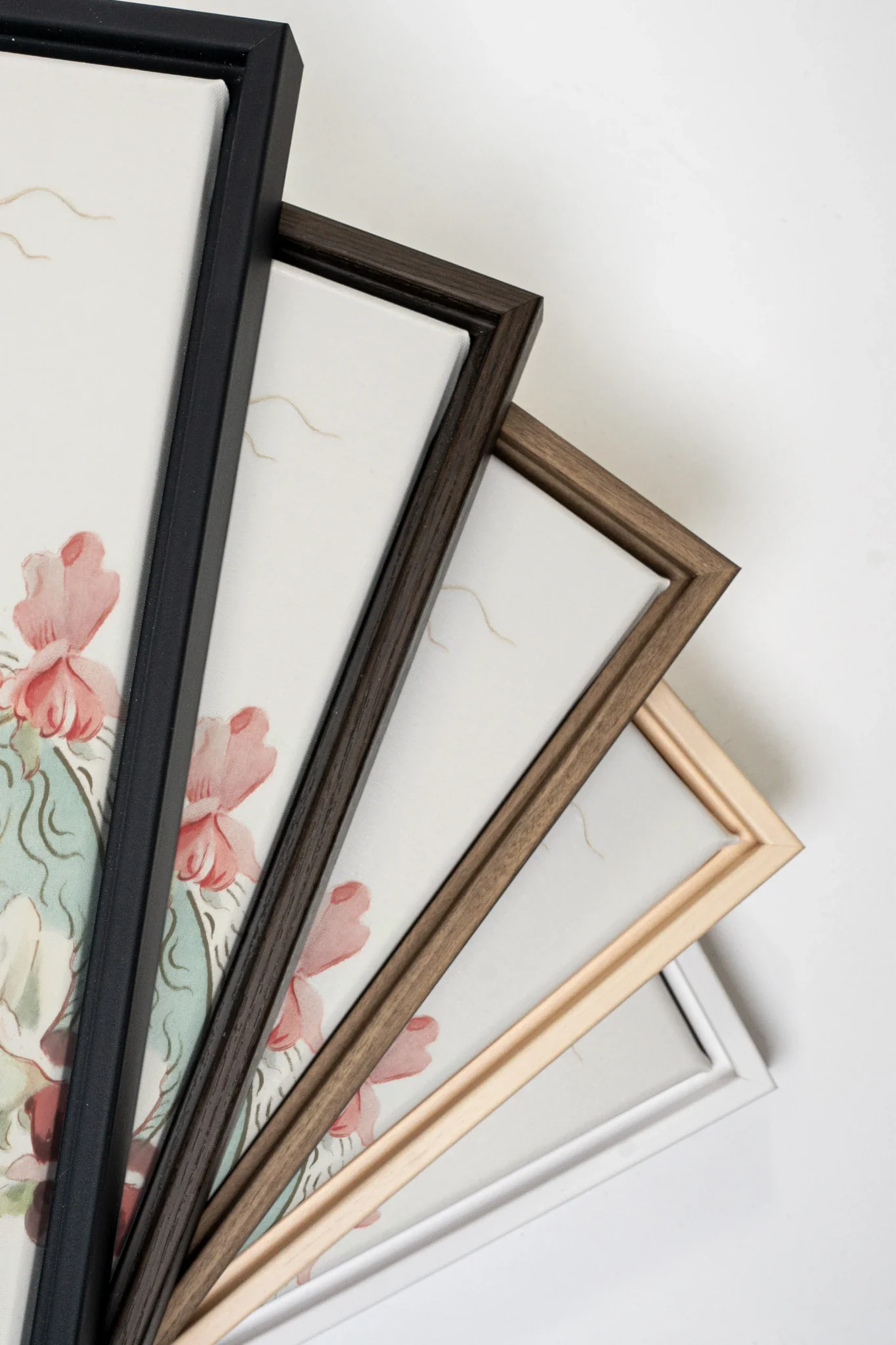 FLEURS DE SILENCE, Oeuvre sur toile étirée, encadré Noir