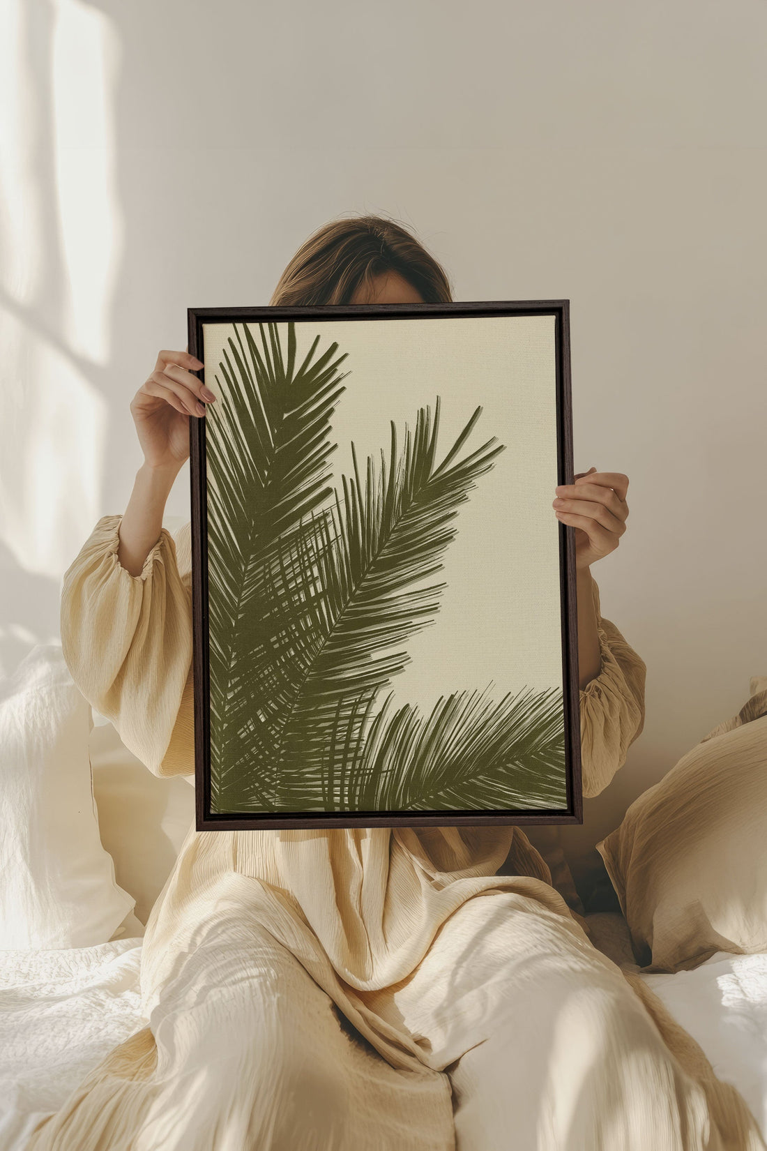 OLEKA CANVAS - SOUFFLE TROPICAL, Oeuvre sur toile étirée, encadré Brun Noyer
