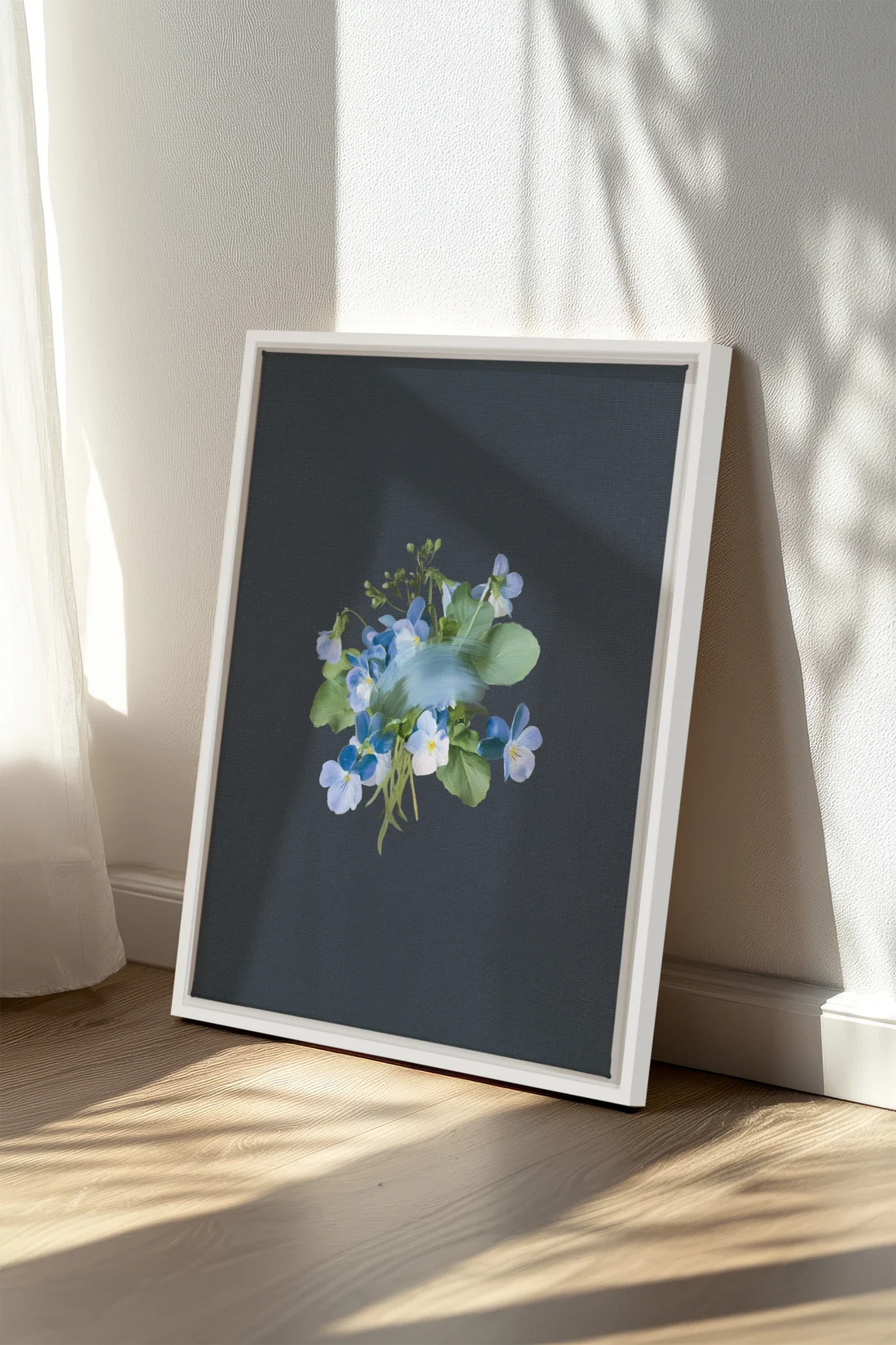 VIOLETTES MACULÉES, Oeuvre sur toile étirée, encadré Blanc