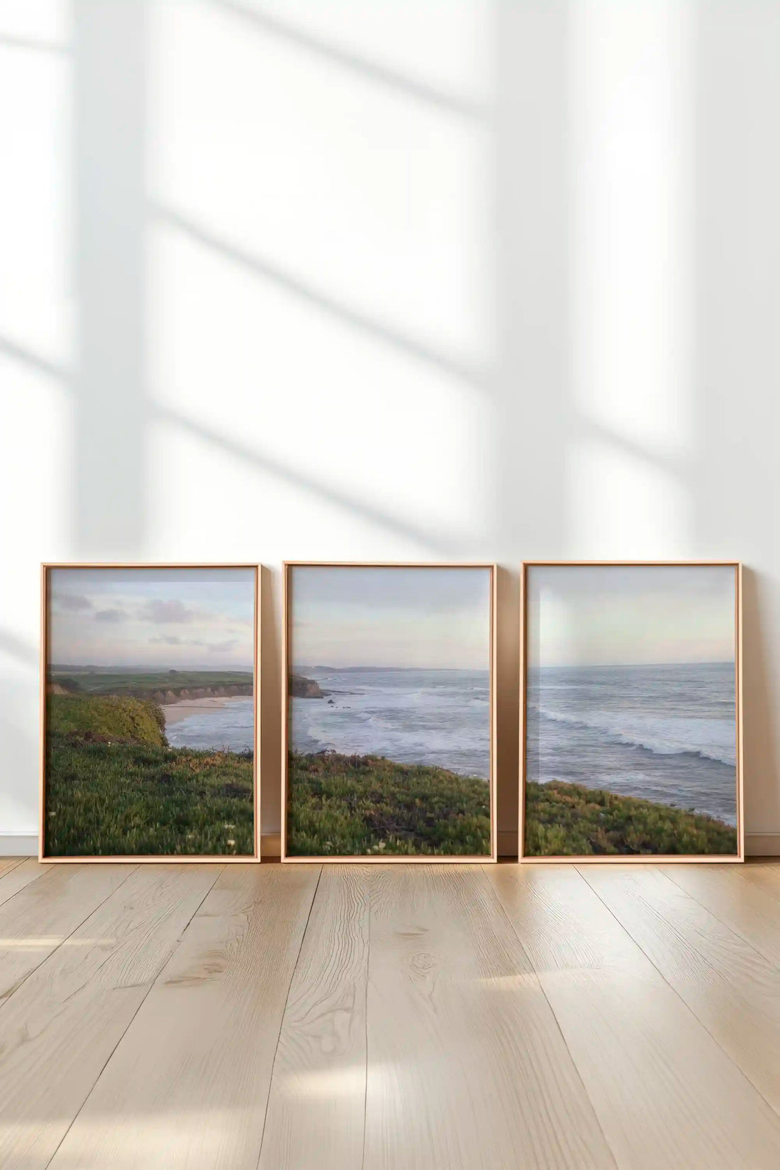 OCEANFOLD TRIO, 3 Works on stretched canvas, framed Naturel Clair