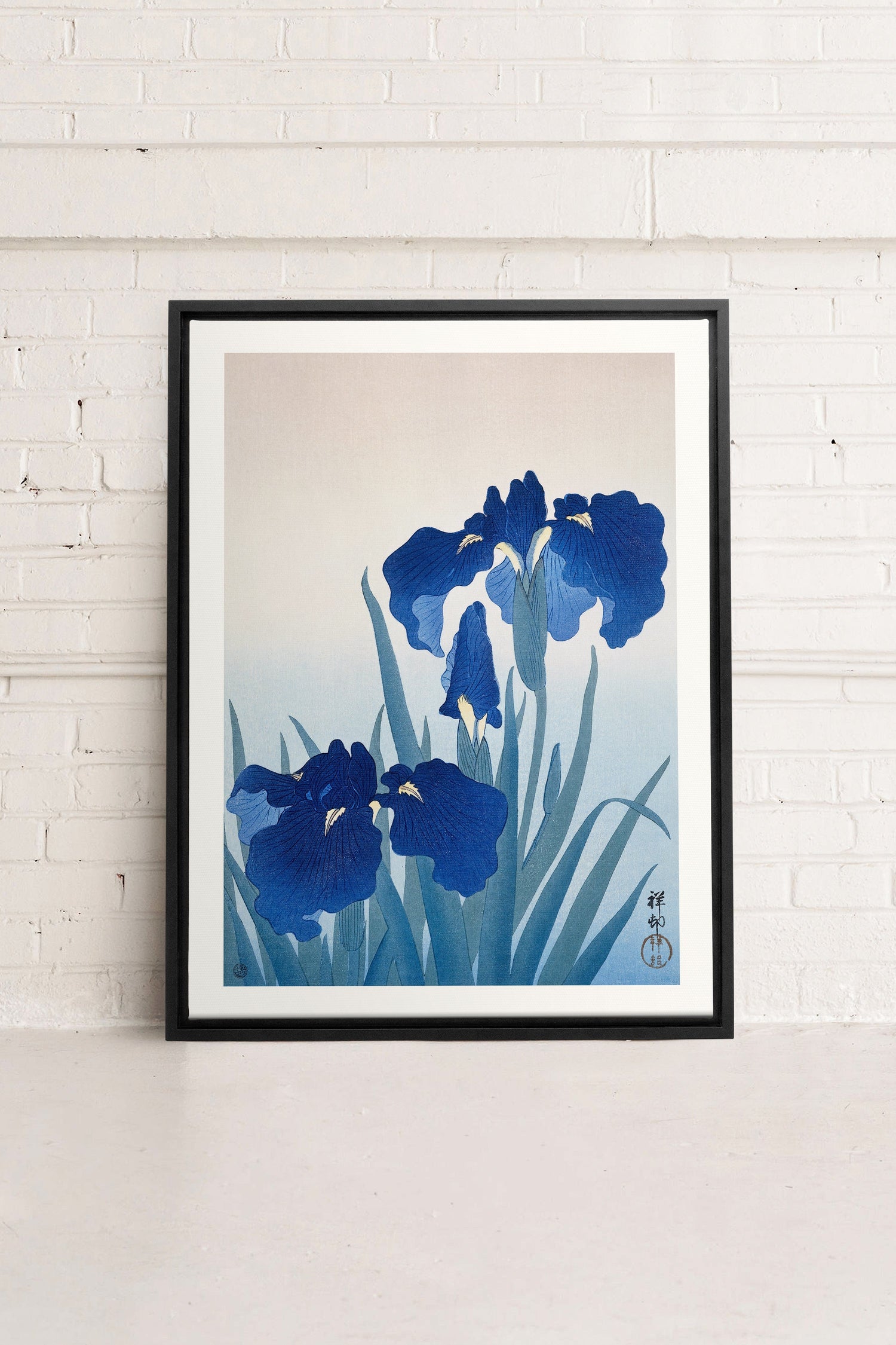 OLEKA CANVAS - IRIS FLOWERS, Oeuvre sur toile étirée, encadré Noir