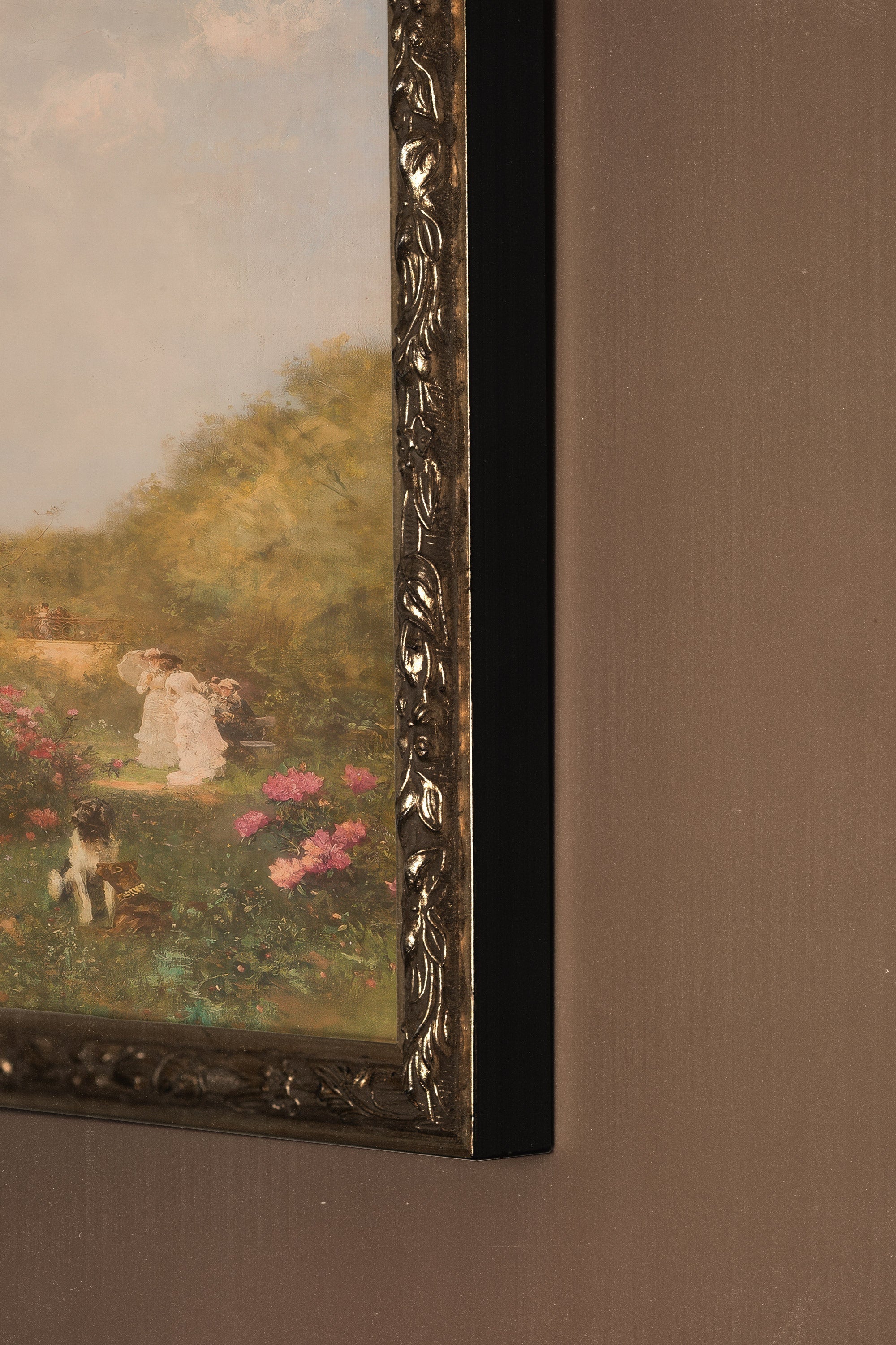 ROSE ET DENTELLE, Oeuvre sur toile rigide, encadré Vintage Argent