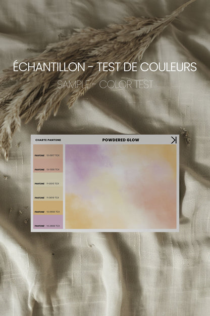 OLEKA CANVAS - POWDERED GLOW, Oeuvre sur toile étirée, encadré Blanc