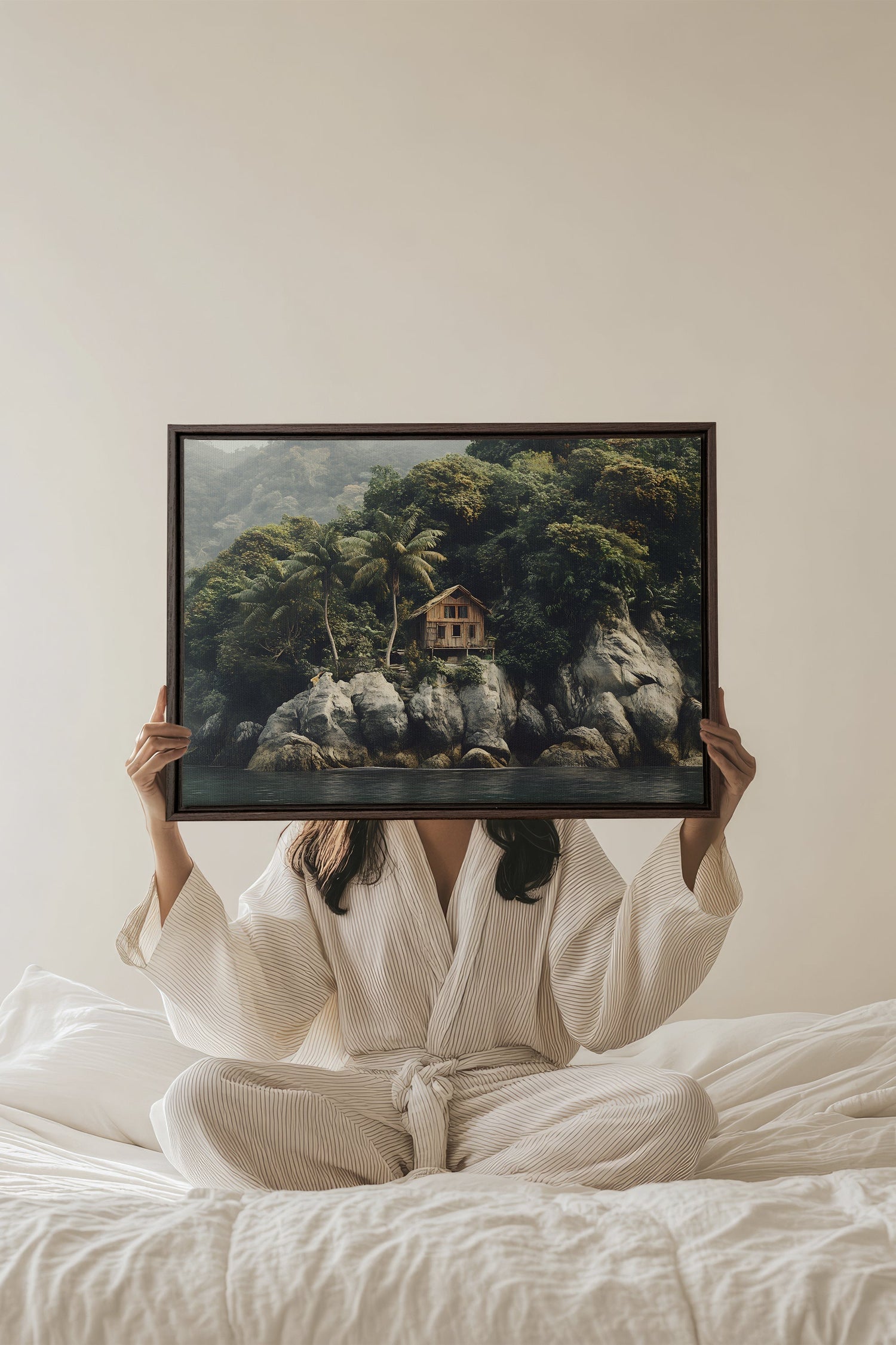 OLEKA CANVAS - REFUGE TROPICAL, Oeuvre sur toile étirée, encadré Brun Noyer