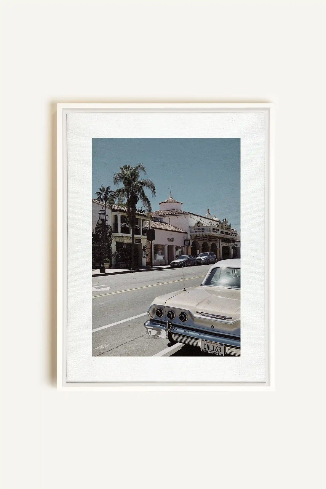 CALI 63, Oeuvre sur toile étirée, encadré Blanc