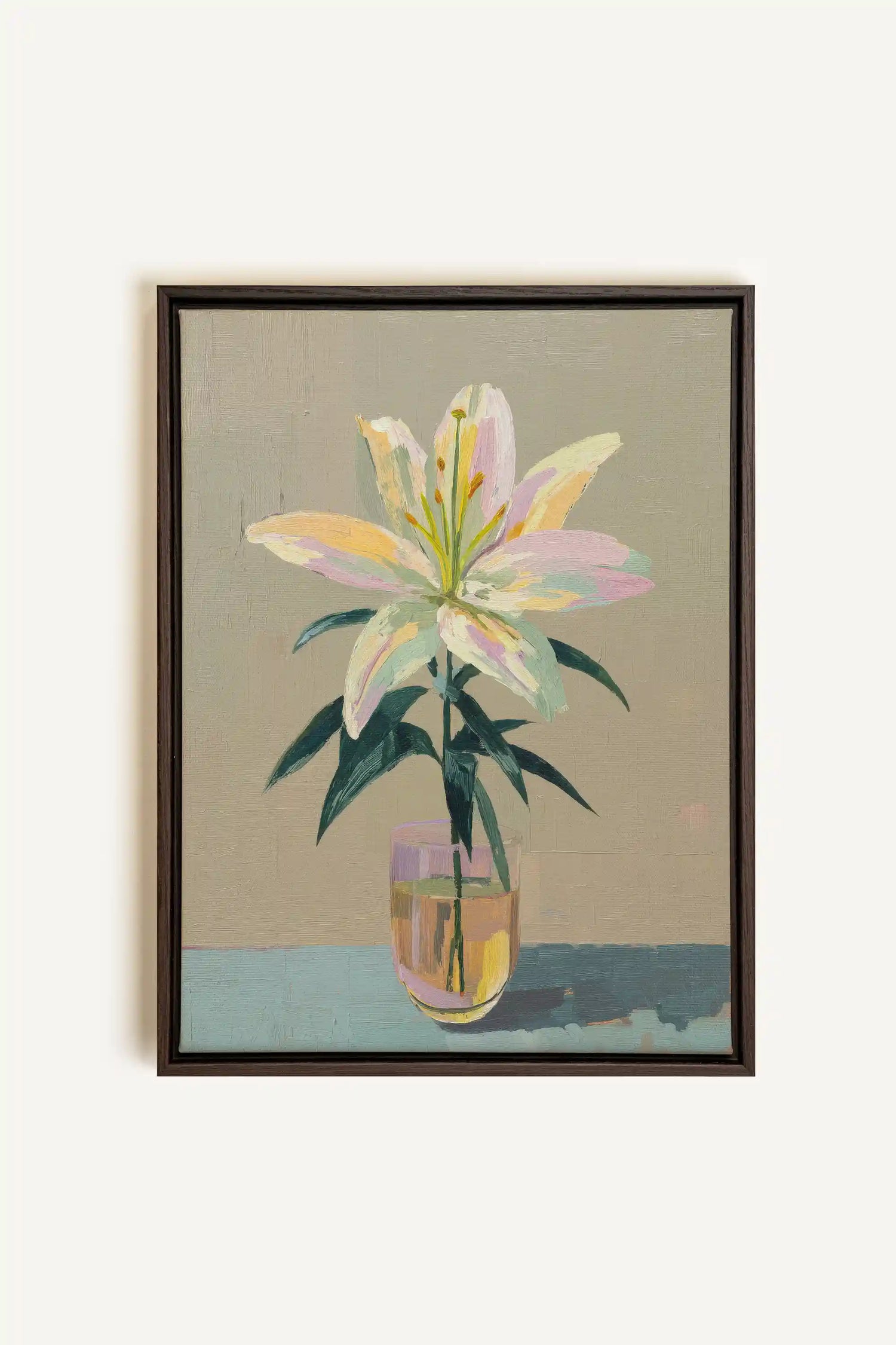 ETERNAL LILY, Oeuvre sur toile étirée, encadré Brun Noyer