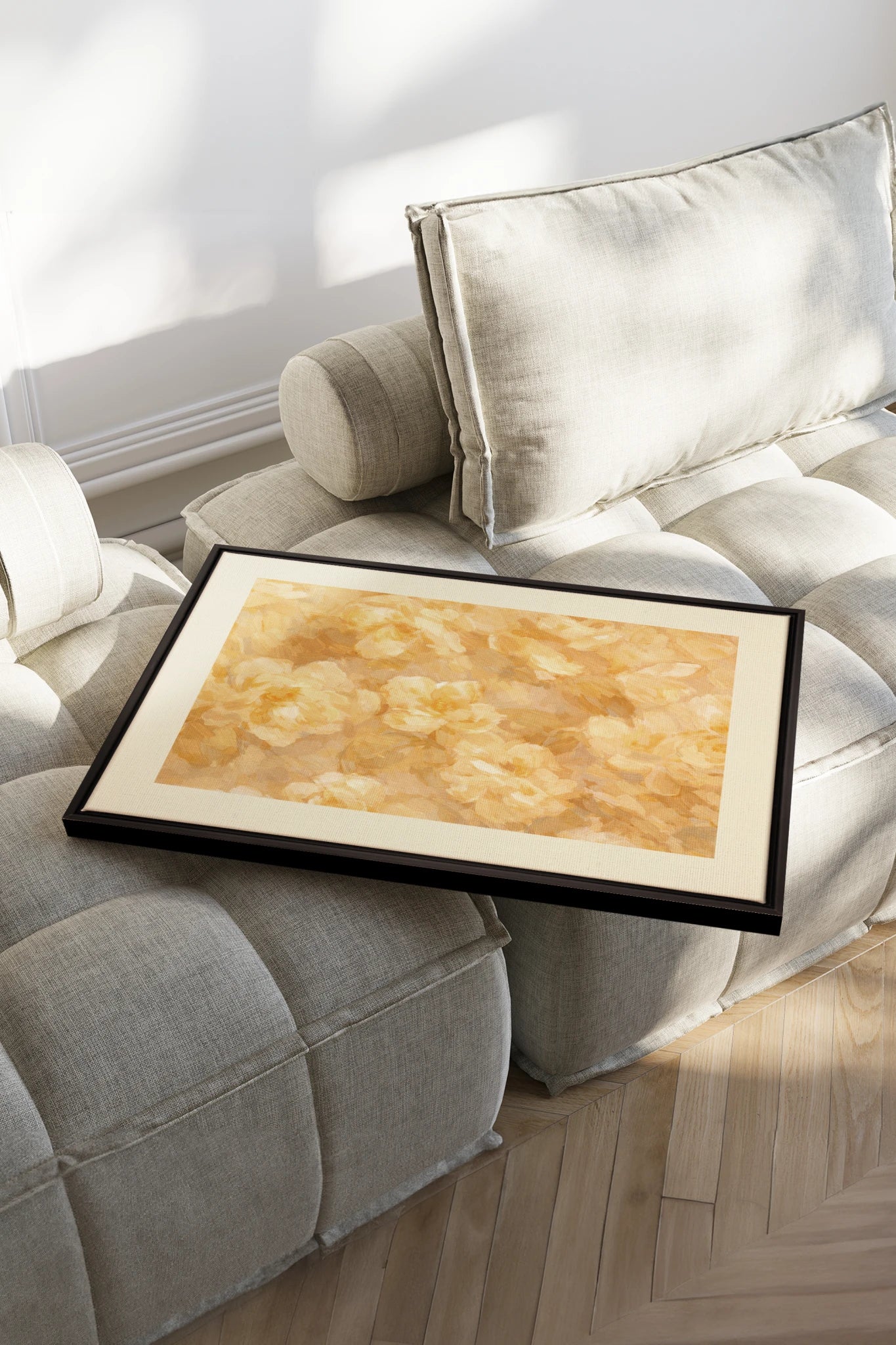 APRICOT PETALS, Oeuvre sur toile étirée, encadré Noir