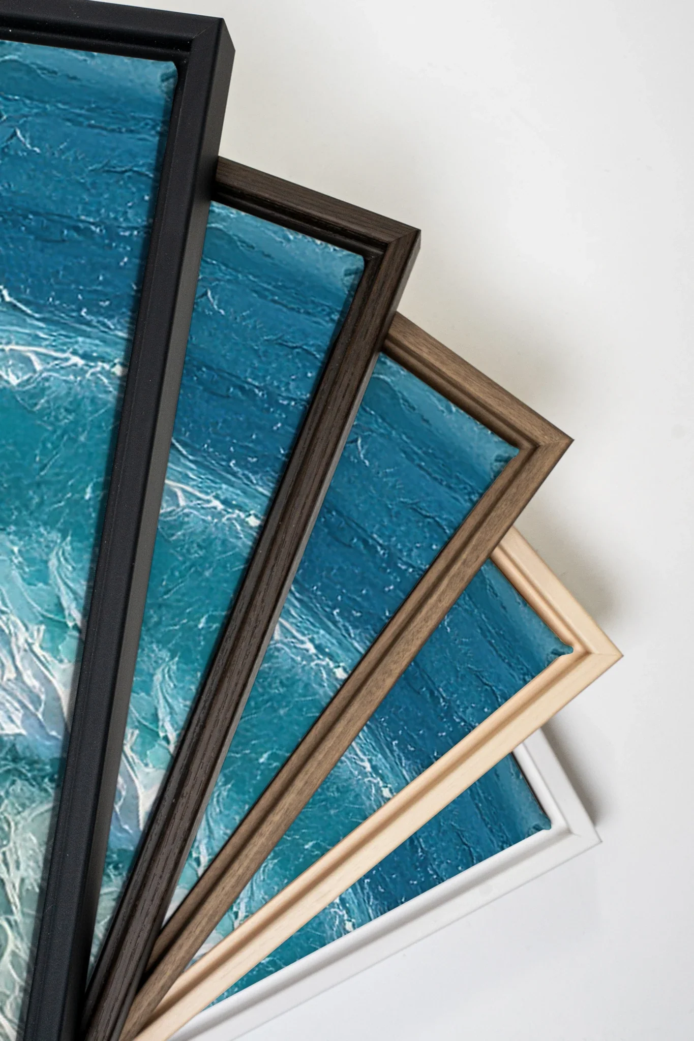 BLEU SALÉ, Oeuvre sur toile étirée, encadré Naturel Clair