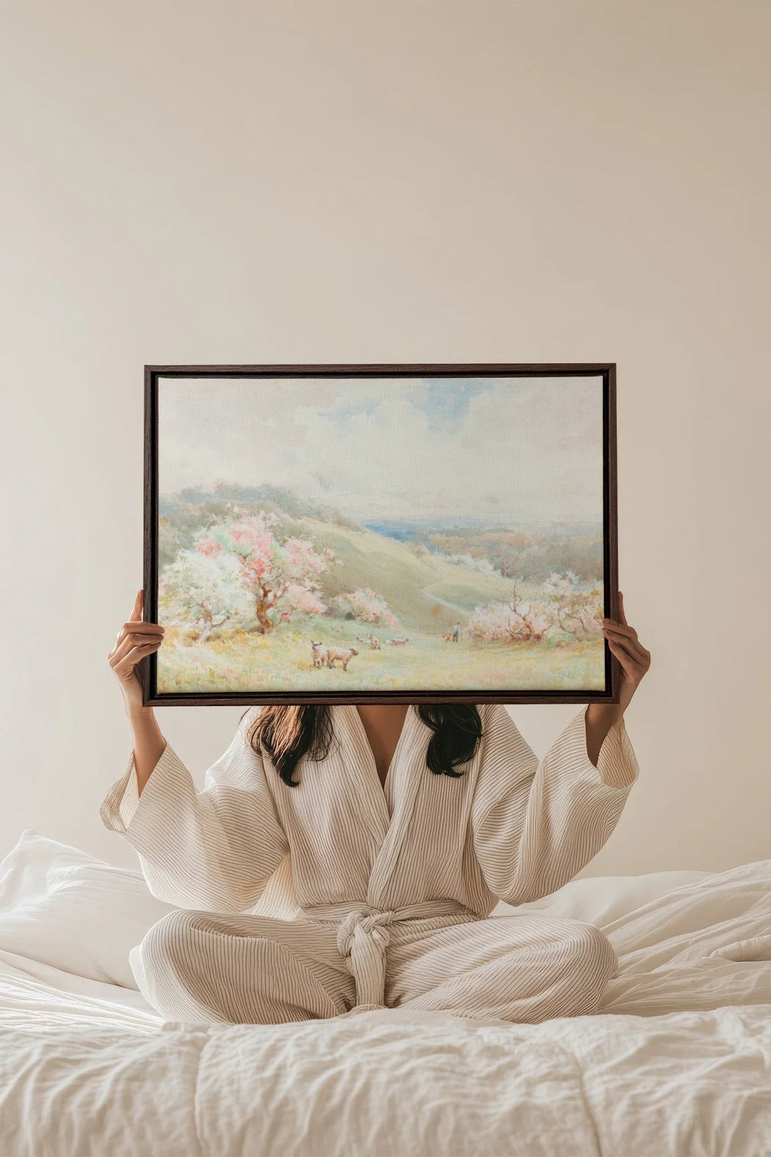 DOUCE SAISON, Oeuvre sur toile étirée, encadré Brun Noyer