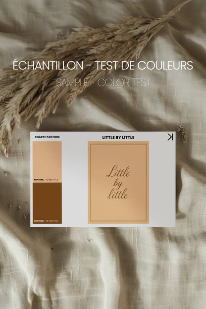 LITTLE BY LITTLE, Oeuvre sur toile rigide, encadré brun chêne