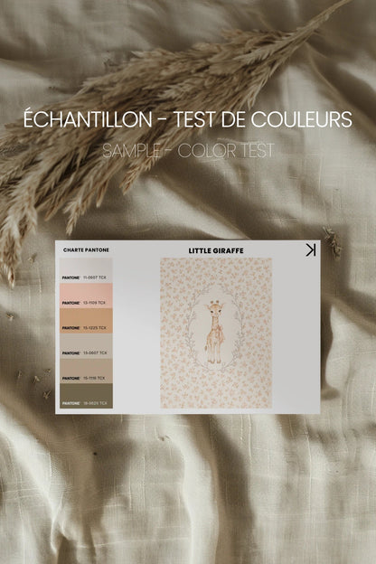LITTLE GIRAFFE, Oeuvre sur toile rigide, encadré Naturel Clair