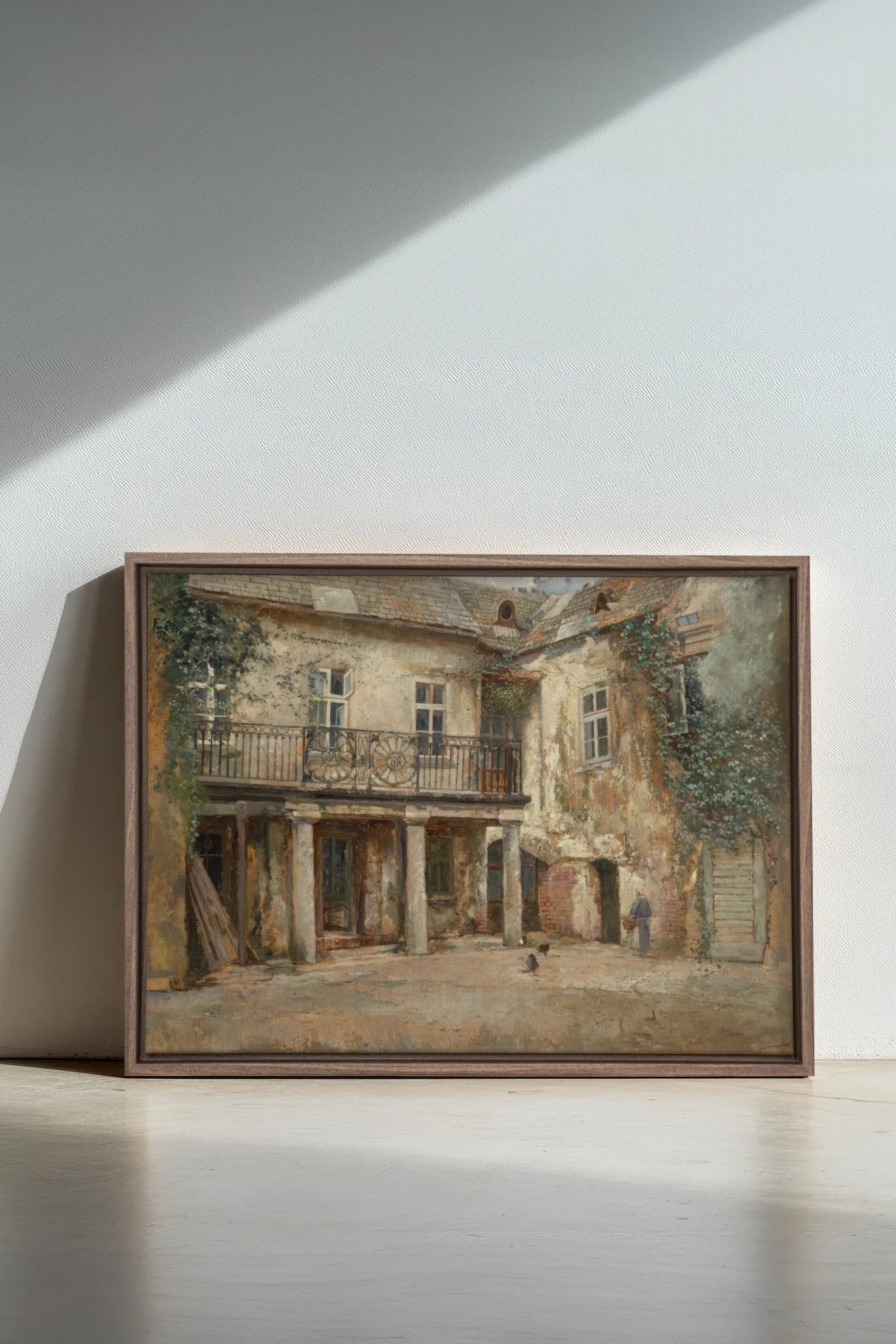 LA COUR PAISIBLE, Oeuvre sur toile étirée, encadré Brun Chêne
