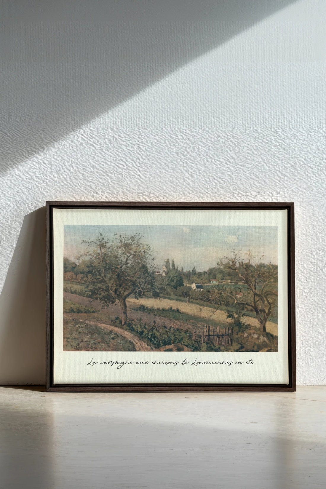 LOUVECIENNES EN ÉTÉ, Oeuvre sur toile étirée, encadré Brun Noyer