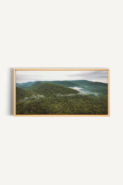MONTAGNES VERTES, Oeuvre sur toile étirée, encadré Naturel Clair