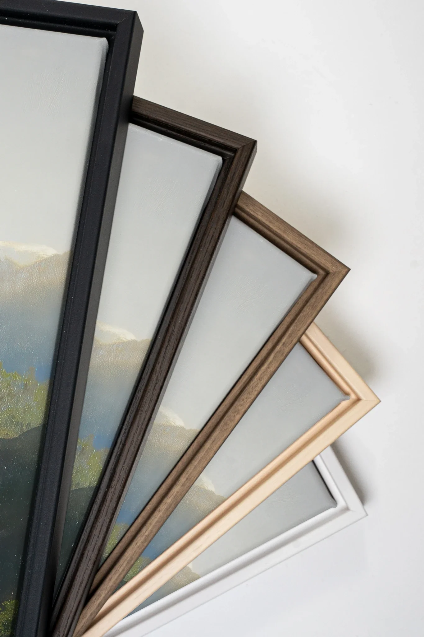 SUNLIT GORGE, Oeuvre sur toile étirée, encadré Noir