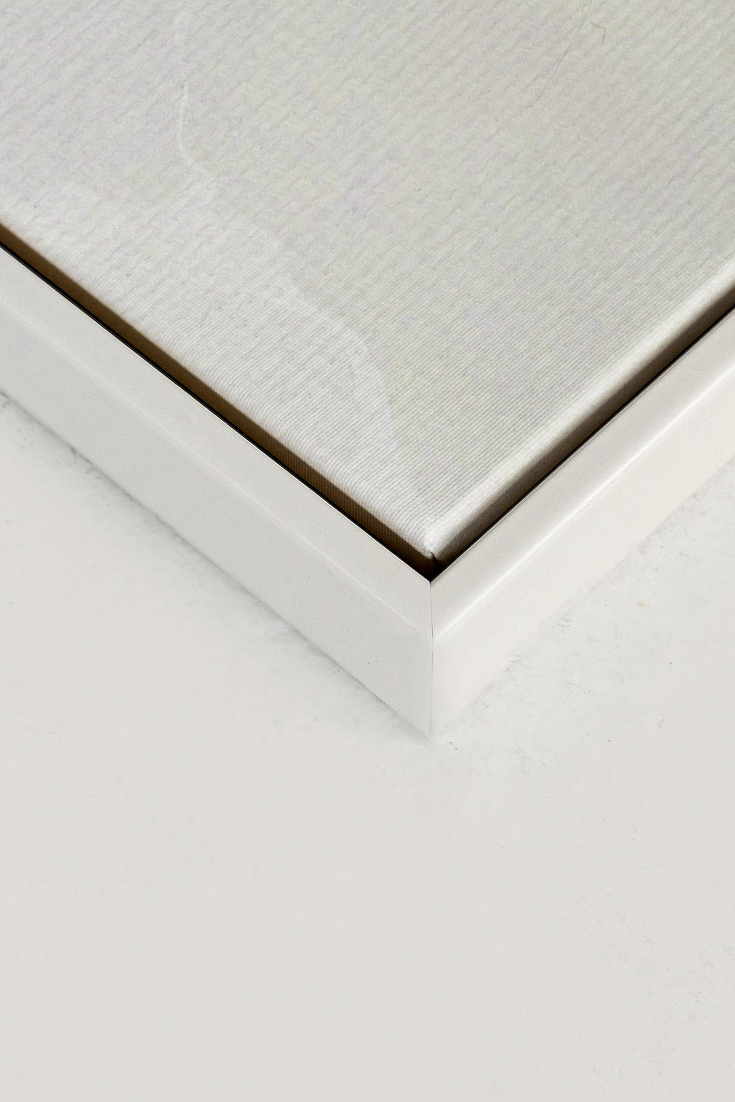 Ivory Traces, Oeuvre sur toile étiré